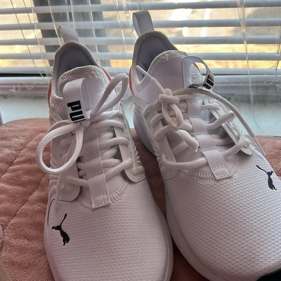 Puma - Picture 2 of 3